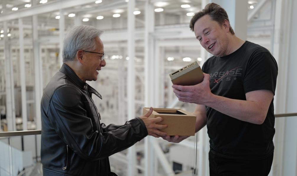 DGX Spark 重新定义边缘算力